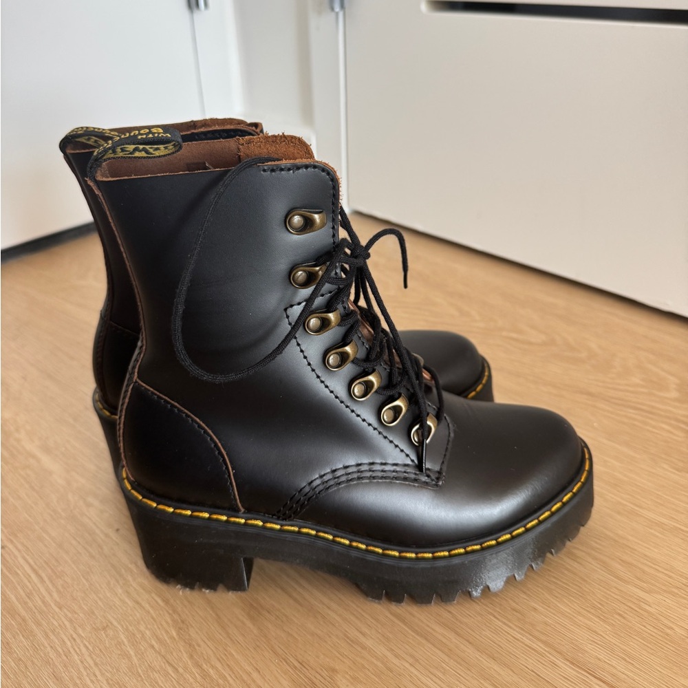 Dr Martens Black Leather Lace Up Heeled Boots size 6